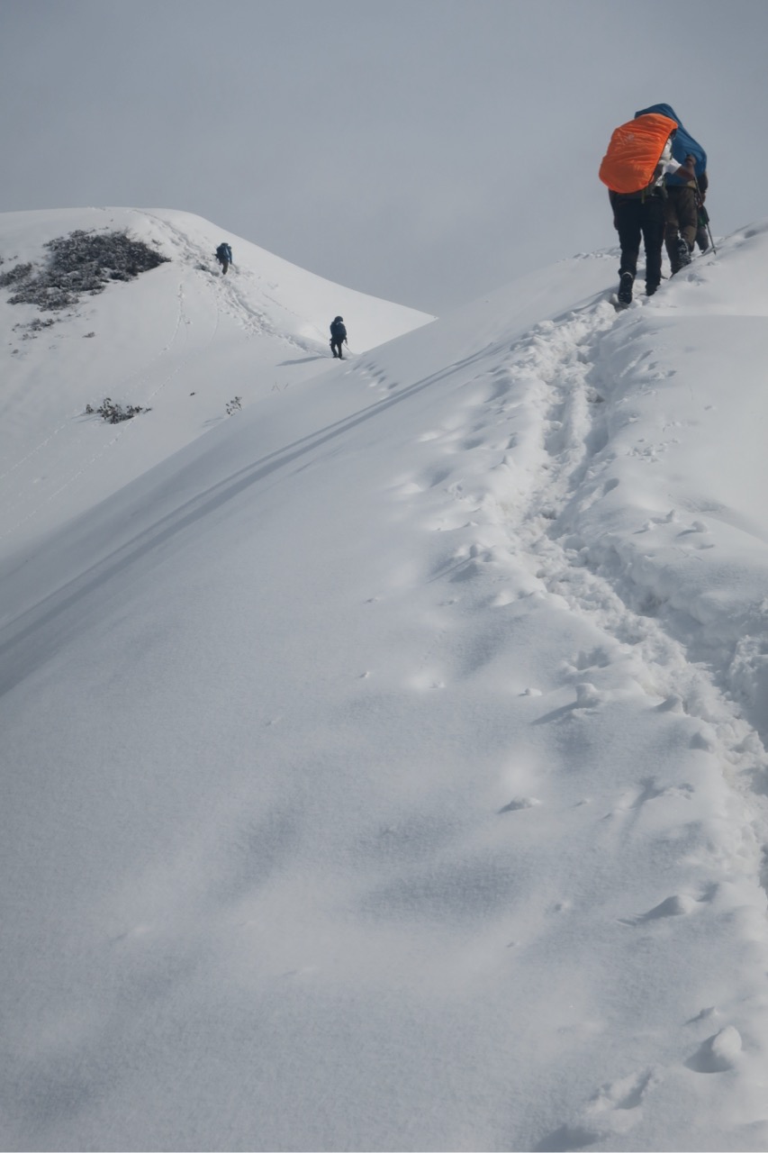 MAKALU BASE CAMP SHERPINI COL TREK (6150M)