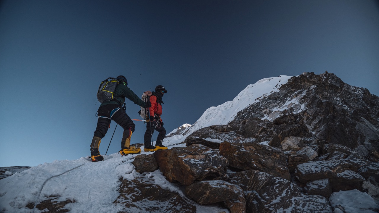 LOBUCHE PEAK CLIMBING 2026